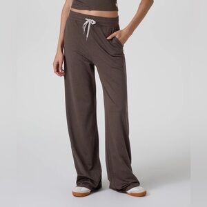 Vuori Halo Wide Leg Pant - short - size small - like new.